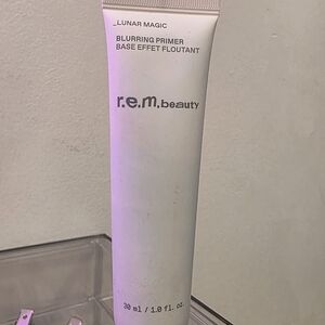 R.E.M. Lunar Magic Blurring Primer